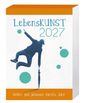 Aufschrift: "LebensKUNST 2027" und "Heiter und gelassen durchs Jahr". Silhouette eines springenden Mannes mit Regenschirm.