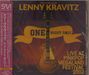 Texte: "LENNY KRAVITZ", "ONE NIGHT ONLY", "LIVE AT PINKPOP MEGALAND FESTIVAL 2002". Illustration: Gitarre vor Sonnenstrahlen.
