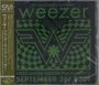 "STRAIGHT MUSIC PRESENTS weezer FIRST UNION CENTER PHILADELPHIA SEPTEMBER 26, 2001." Grün-schwarze Grafik.