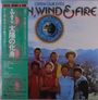 "OPEN OUR EYES" und "EARTH, WIND & FIRE" sind Titel. Logo: Ein stilisierter Kreis in Blau und Gelb. Eine Gruppe Männer davor.