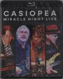 Oben steht "CASIOPEA MIRACLE NIGHT LIVE". Darunter sind vier Musiker mit Instrumenten abgebildet.