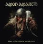 "Amon Amarth. The Allfather Awakens." Ein Krieger mit Helm hält ein Trinkhorn und ein Messer, blutverschmiert und wild.