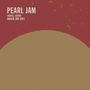 Text oben links: "PEARL JAM", "Tokyo, Japan", "March 3rd 2003". Rotes und beiges, abstraktes Design.