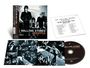 "ROLLING STONES STRIPPED" ist groß geschrieben. Diverse Fotos und eine CD mit Bandbildern, darunter ein Gruppenfoto.