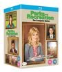 "Parks and Recreation: The Complete Series" Box. Fotos von vier Personen in Rahmen. Text: "All 7 seasons, all 124 episodes and over 23 hours of bonus features!"