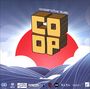 "cooperative music" und "CO-OP" in einem retro-futuristischen Design vor einer stilisierten roten Sonne und Wellen. Logos unten.