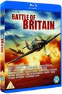 "BATTLE OF BRITAIN" in großen Buchstaben. Jagdflugzeuge am Himmel in einem actionreichen Himmelsszenario.