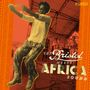 „The Bristol Meets Africa Sound“ in einem dynamischen, retro-inspirierten Stil. Tänzer mit Band im Hintergrund.