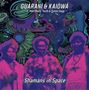 "GUARANI & KAIOWÁ ft. Matt Black, Youth & Tymon Dogg. Shamans in Space." Drei Personen, psychedelische Kunst im Hintergrund.