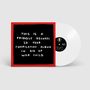 Schwarzes Quadrat mit weißem Text: "This is a Friendly Records 10 Year Compilation Album in aid of War Child" und eine weiße Vinyl-Schallplatte.