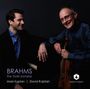 BRAHMS The Violin Sonatas, Mark Kaplan | David Kaplan. Zwei Männer lächeln; einer hält eine Violine, der andere sitzt an einem Klavier.