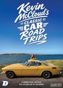 "Kevin McCloud's Classic Car Road Trips" und "A grand tour through the golden age of motoring." Person lehnt an gelbem Oldtimer.