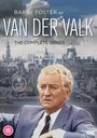 "BARRY FOSTER as VAN DER VALK. THE COMPLETE SERIES. 11 DISC SET." Ein Mann im Anzug vor einer Stadtkulisse. 