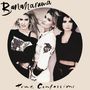 „Bananarama“ und „True Confessions“ in verspielter Schrift. Drei Frauen posieren in moderner Kleidung.