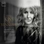 "The Kiss of Yennefer – Maksym Rzemiński, Piano." Eine Frau mit welligem Haar in Schwarz-Weiß.