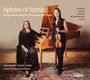 „Spirits of Spring“. Zwei Frauen mit Violine und Fortepiano, eine sitzt, die andere steht. Text: Mozart, Kraus, Hensel.