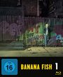 Text: "MY 277 EAST HOUS". Junge lehnt an einem Zaun mit Graffiti in einer nächtlichen Stadt. FSK 16. "BANANA FISH 1".