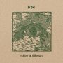"B'ee" oben, "~: Live in Siberia :~" unten. Zentrales Bild: Zeichnung, abstrakte Formen und konzentrische Kreise.
