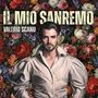 Oben steht "IL MIO SANREMO" und darunter "VALERIO SCANU". Ein Mann im Hemd vor einem Hintergrund aus bunten Blumen.