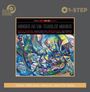 „Mingus Ah Um / Charles Mingus“ und Trackliste in stilisiertem Text. Künstlerisches, abstraktes Gemälde in lebhaften Farben.