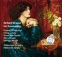 Texte: Richard Strauss, Der Rosenkavalier. Auflistung von Künstlern und Dirigent. Illustration: Frau in grünem Kleid, rote Vorhänge.