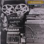 "Hi-dynamic Instrumentals&Dub". Studio-Ausrüstung mit Tonbandgerät, Mischpult, Mikrophonen und Effektgerät.