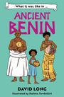 „What it was like in Ancient Benin“. Illustration von drei Personen in traditioneller Kleidung.
