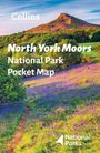 "Collins North York Moors National Park Pocket Map" und ein Logo. Landschaft mit Hügel, lila Blumen und grüne Bäume.