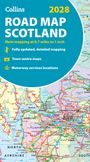 "2028 Road Map Scotland" zeigt Hauptstraßenkarten, Stadtzentren und Autobahnservices. Hintergrund zeigt eine detaillierte Landkarte.
