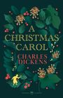 Titel: "A Christmas Carol" von Charles Dickens. Illustration mit Blättern, Beeren, Zapfen und einer kleinen gelben Figur.