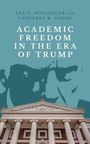"Academic Freedom in the Era of Trump" von Lee C. Bollinger und Geoffrey R. Stone. Illustration: Gebäude mit Säulen.