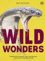 Titel: "WILD WONDERS". Darunter Illustration einer fauchenden Schlange mit aufgesperrtem Maul auf gelbem Hintergrund.