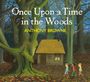 "Once Upon a Time in the Woods, ANTHONY BROWNE." Illustration von drei Kindern, die an einer Hütte im bunten Herbstwald vorbeigehen.