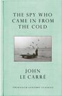 "The Spy Who Came in from the Cold", John le Carré, Twentieth-Century Classics. Foto: Person in Mantel am See, Möwen fliegen.