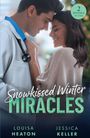 „Snowkissed Winter Miracles“, „2 Books in One“. Eine Frau lächelt einem Mann in Arztsachen zu.