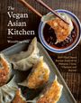 "The Vegan Asian Kitchen" von WoonHeng Chia. Dumplings auf Teller, einer wird mit Stäbchen in Soße getunkt.