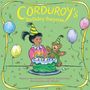 "Corduroy's Birthday Surprise." Ein Kind und ein Teddybär feiern mit einem grünen Kuchen und Luftballons.