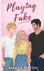 "Playing Fake" und "Jessica Martini". Zwei Männer und eine Frau: blond, gelockt; blond, gewellt; dunkelhaarig. Rechte halten.