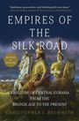 "EMPIRES OF THE SILK ROAD" steht in großen Buchstaben. Darunter Reiter in goldenen Rüstungen auf Pferden.