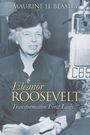 „MAURINE H. BEASLEY: Eleanor Roosevelt, Transformative First Lady“. Historisches Foto einer älteren Frau mit Hut und Mikrofon.