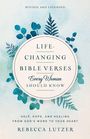 Titel: "Life-Changing Bible Verses Every Woman Should Know". Name: Rebecca Lutzer. Hintergrund: Blaue Blätterillustration.