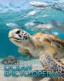 Text: "KINGFISHER OCEAN ENCYCLOPEDIA". Eine Meeresschildkröte schwimmt unter Wasser mit einem Schwarm Fische.