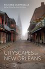"Cityscapes of New Orleans" von Richard Campanella. Verlassene Straße mit historischen Gebäuden im Nebel.