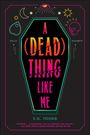 Text: “A (Dead) Thing Like Me”, “Hello”, "Goodbye”, “E.G. Young”. 

Sargform mit Symbolen wie Mond, Sterne, Schädel.