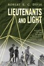 Text: "Robert E. C. Davis. Lieutenants and Light. Mapping the US Army Heliograph Networks in Late Nineteenth-Century Arizona and New Mexico." 

Hintergrund: Gelbe Lichtstrahlen auf grüner Karte; unten Soldaten.
