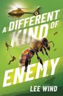 „A Different Kind of Enemy“, Lee Wind. Ein Hubschrauber, zwei abseilende Personen und eine große Biene.
