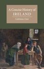 "A Concise History of IRELAND, Caitriona Clear." Gemälde: Eine Gruppe von Menschen in einem traditionellen Zimmer.