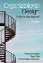Text: "Organizational Design: A Step-by-Step Approach. Fifth Edition. Richard M. Burton, Børge Obel, Dorthe Døjbak Håkonsson."   
Bild zeigt eine Wendeltreppe gegen einen blauen Himmel.