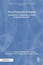 Text: Music Production Pedagogy. Perspektive auf Innovation in der Musikproduktionserziehung. Autoren und blauer Hintergrund.