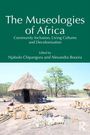 „The Museologies of Africa“: Titel eines Buches mit Strohhütten und Tongefäßen in ländlicher Landschaft.